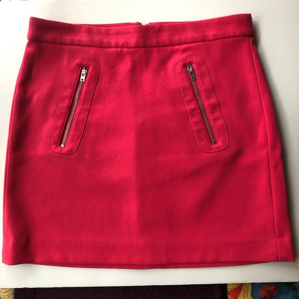 Gap Raspberry miniskirt w/silver zipper detailing